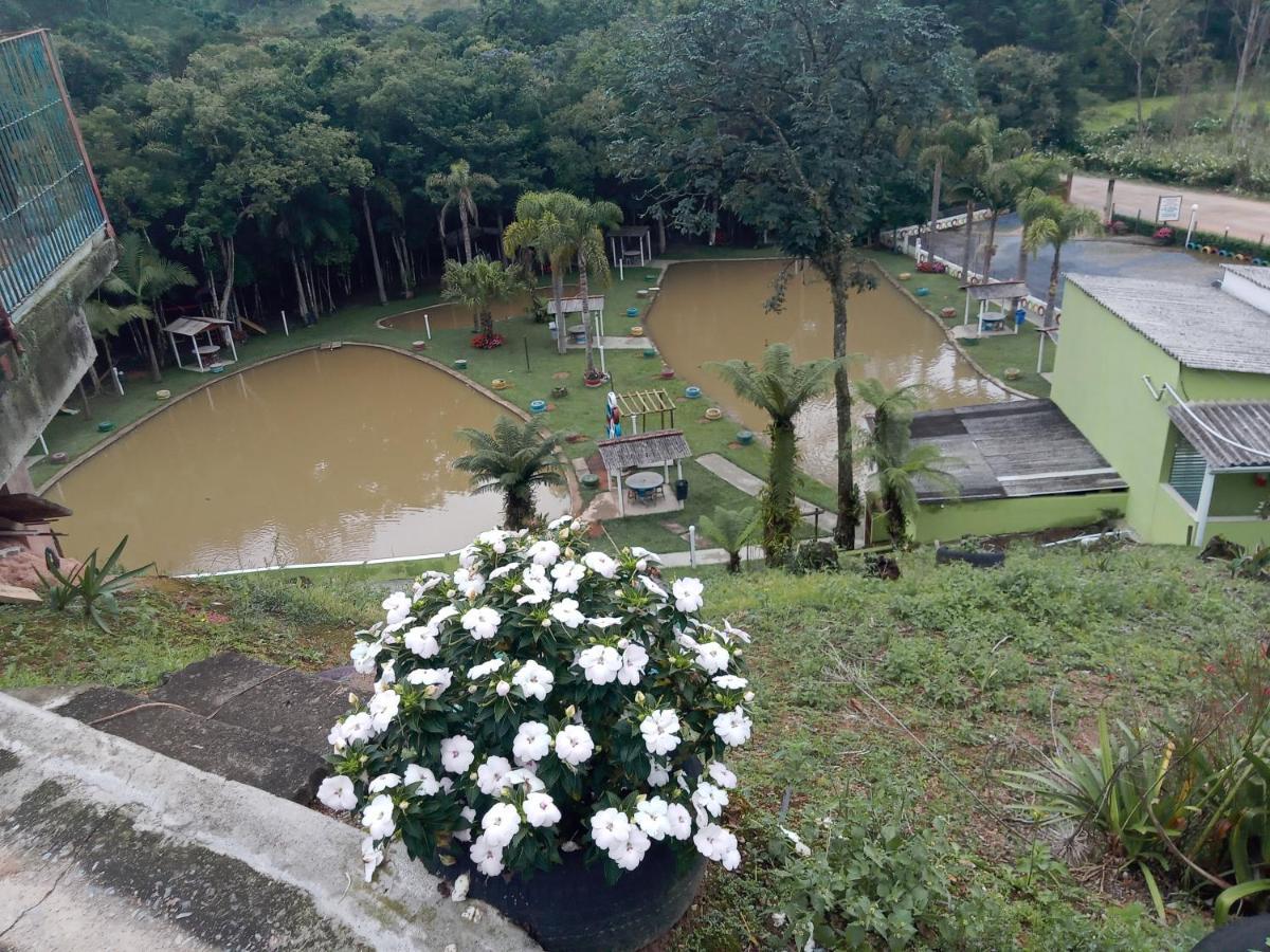 Pesqueiro Restaurante E Pingo De Ouro * Piedade (Sao Paulo)